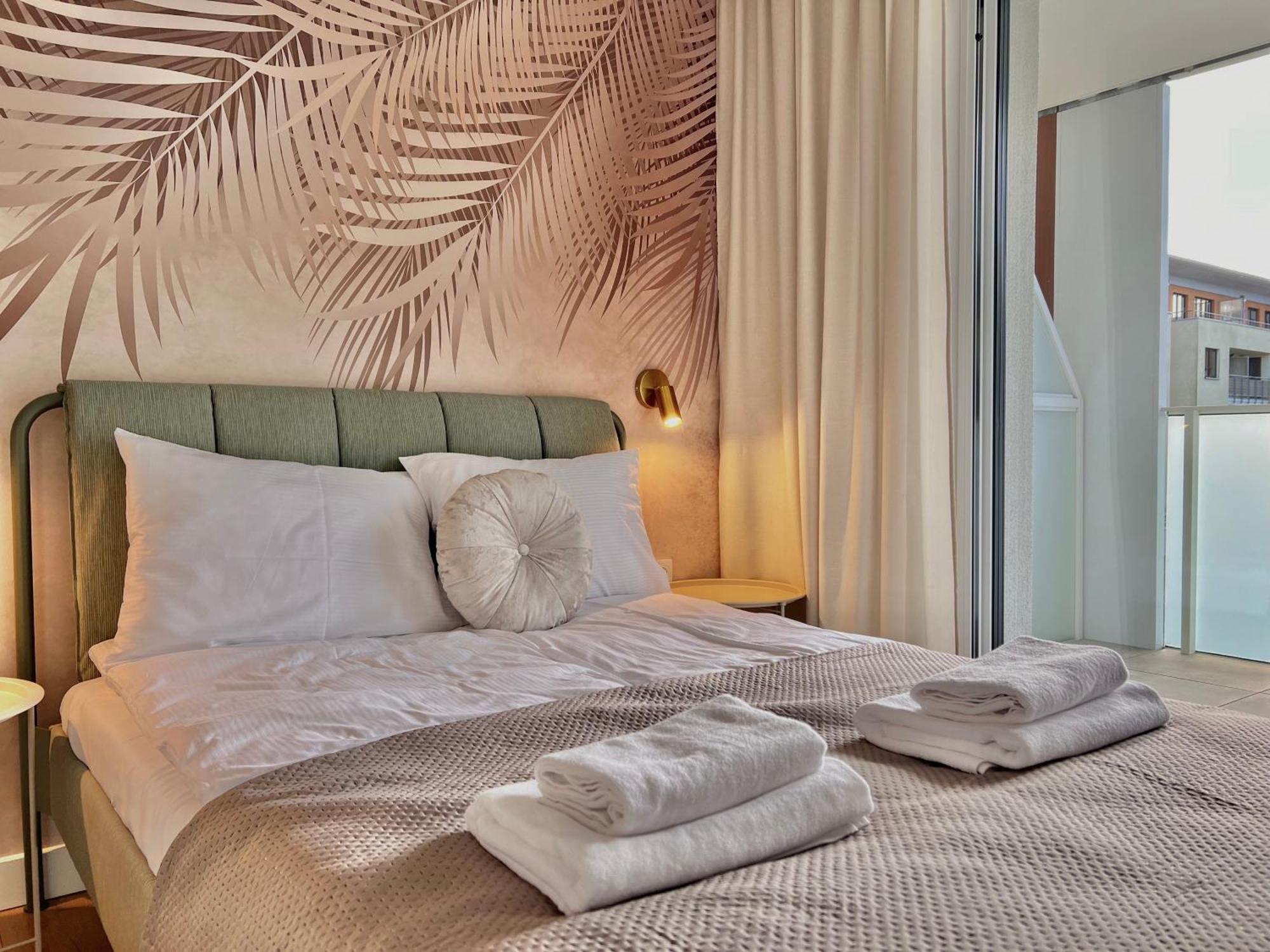 Palm Tree Perlowa Przystan Parking, 650m Do Plazy, Swiezo Oddany Nowoczesny Apartament, Parkplatz Im Preis Inbegriffen, 650 Meter Zum Strand, Frisch Fertiggestellt, Geraeumige Und Moderne Wohnung, Parking Included, 650 Meters To The Beach! Appartamento *